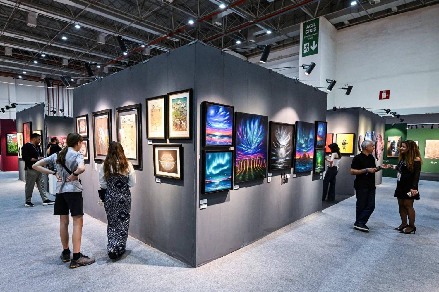 120 galeri, bin 600 sanatçı aynı çatı altında  İzmir’de sanat buluşması başladı