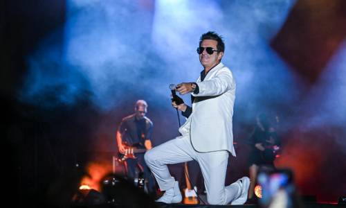 Teoman Delivers a Musical Spectacle at the 95th İzmir International Fair
